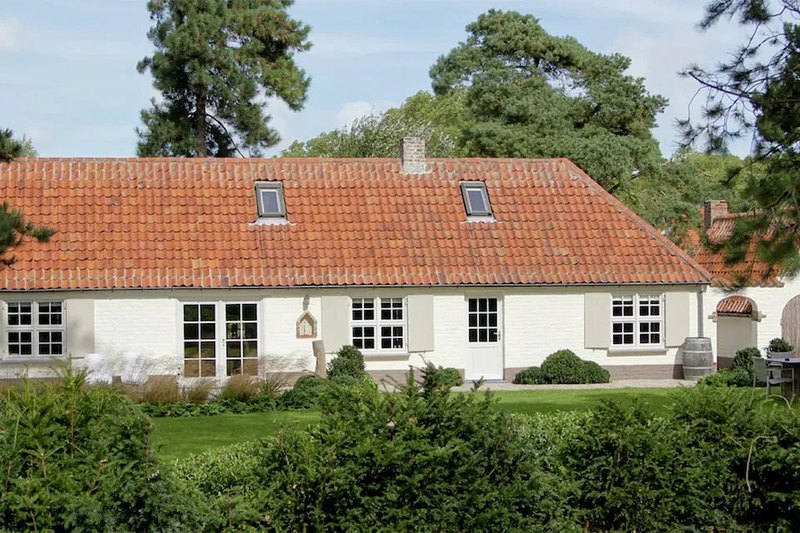 Villa Deman: interieur en tuin, foto 1